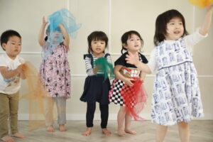 英語リトミック スカーフ